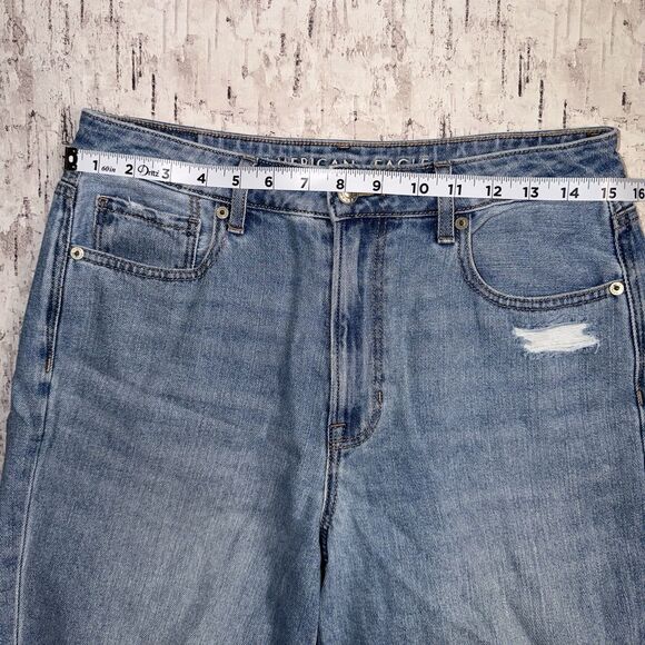 American Eagle Women’s High Rise Distressed Mom Jeans Size 8 Short - Picture 10 of 14